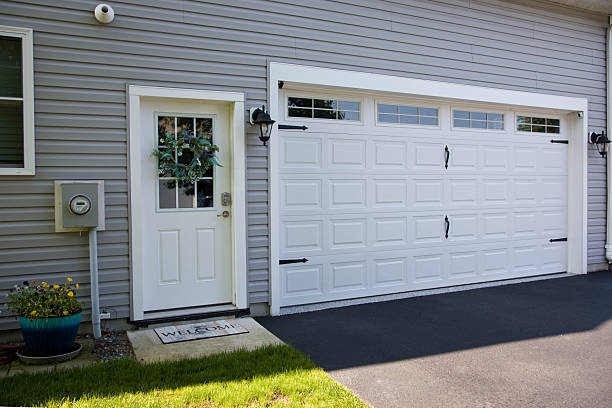 24/7 Emergency Garage Door Panel Replacement experts in Hoboken, NJ